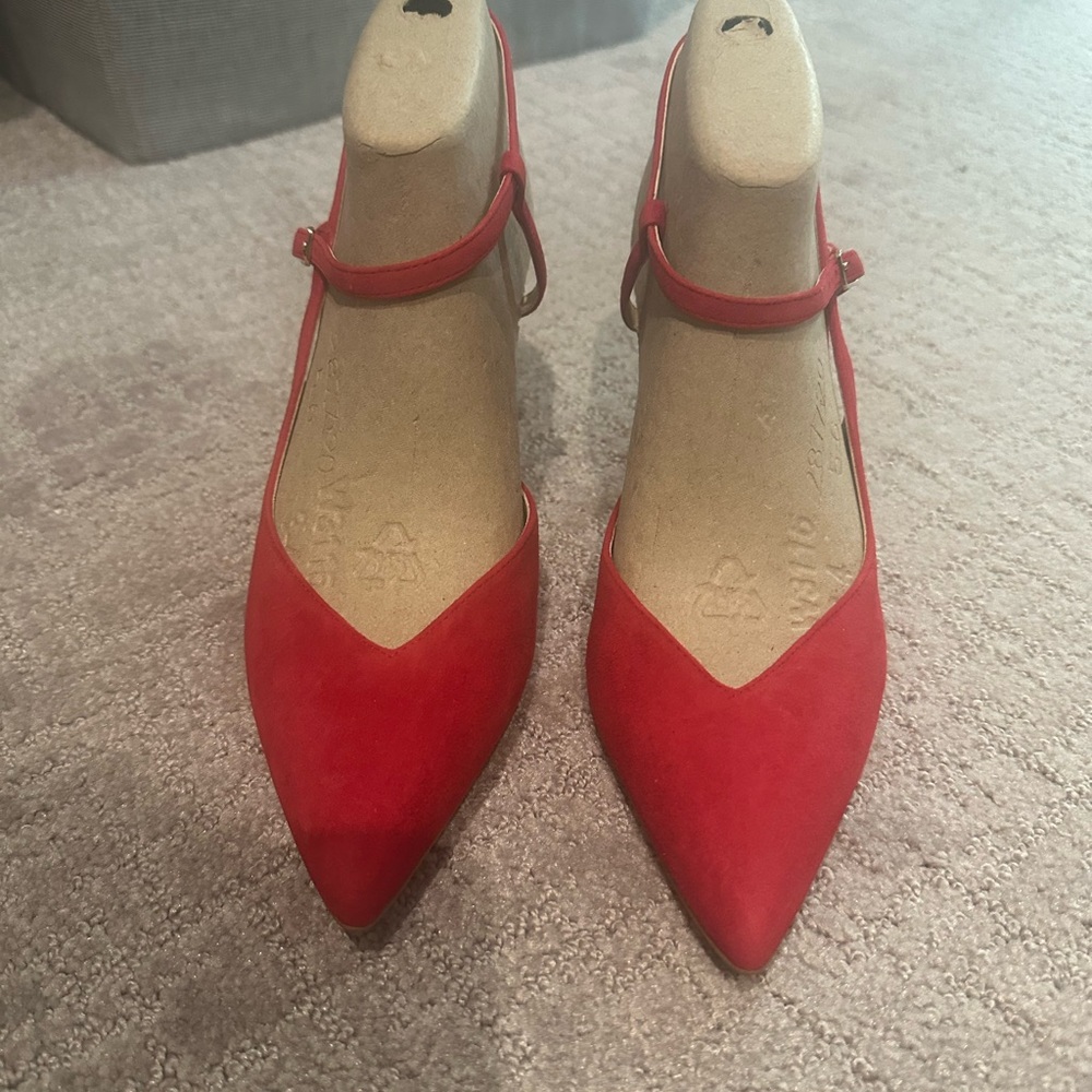 Nine West Red Sling black Pumps -8/1/2